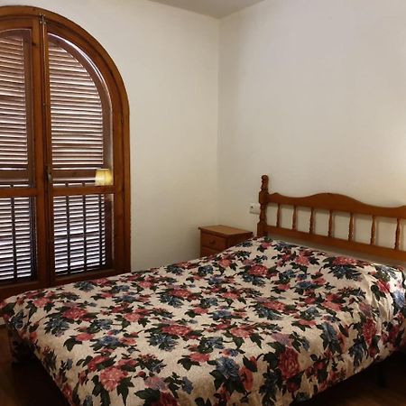 Calle Rafal Торевиеха Екстериор снимка