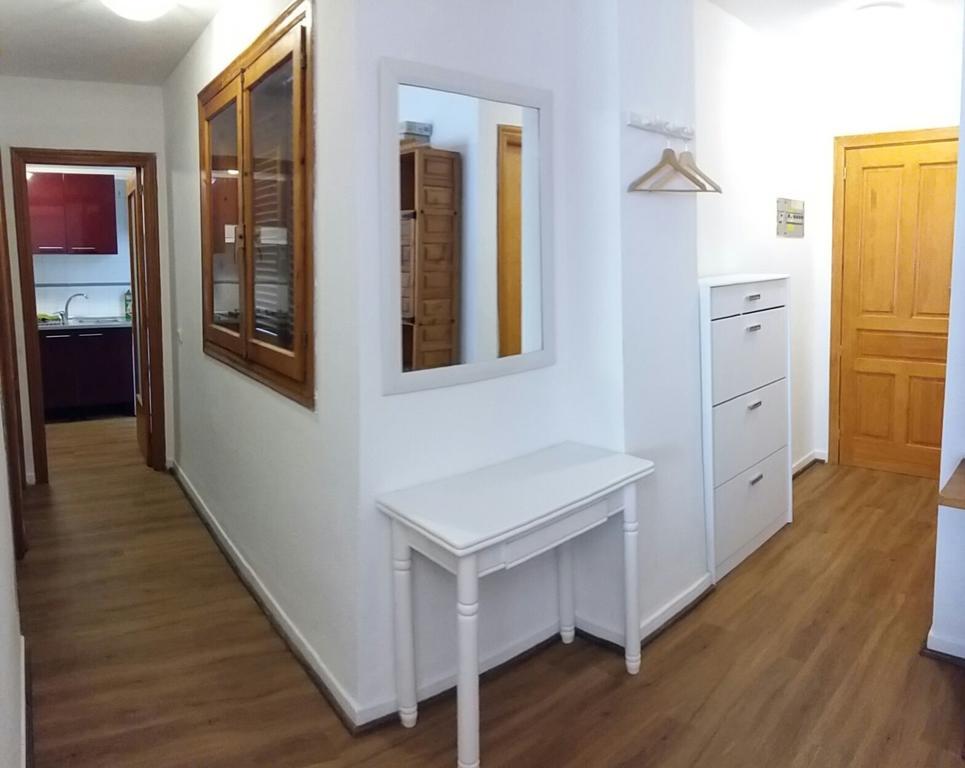 Calle Rafal Торевиеха Екстериор снимка