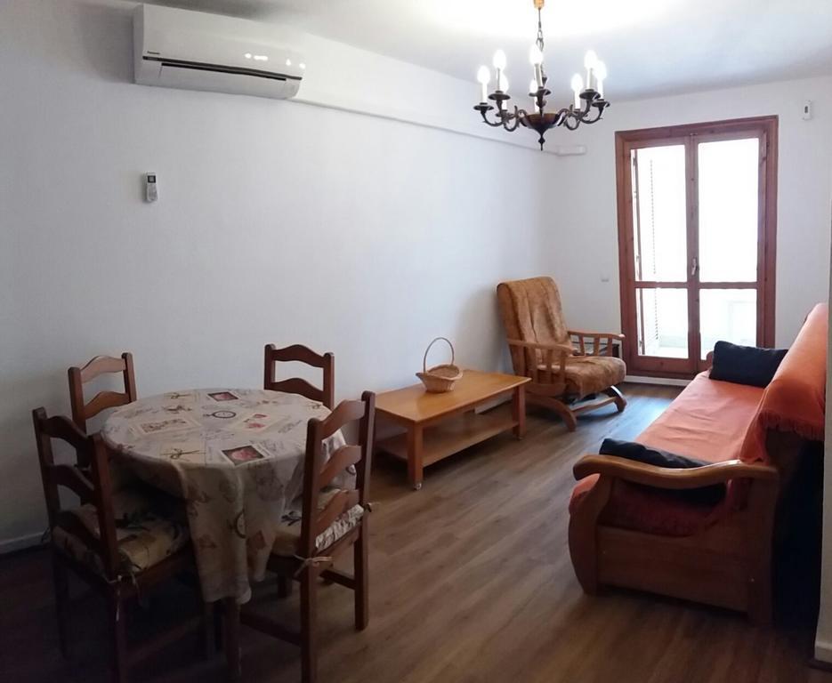 Calle Rafal Торевиеха Екстериор снимка