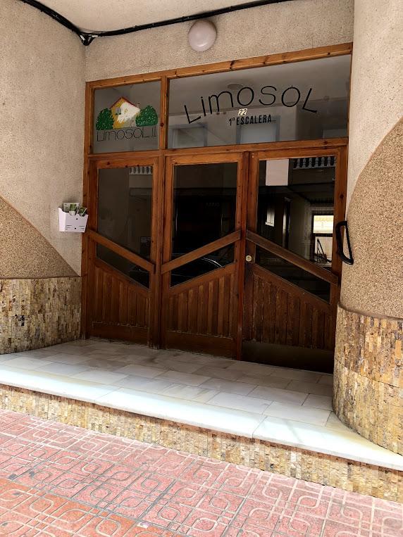 Calle Rafal Торевиеха Екстериор снимка