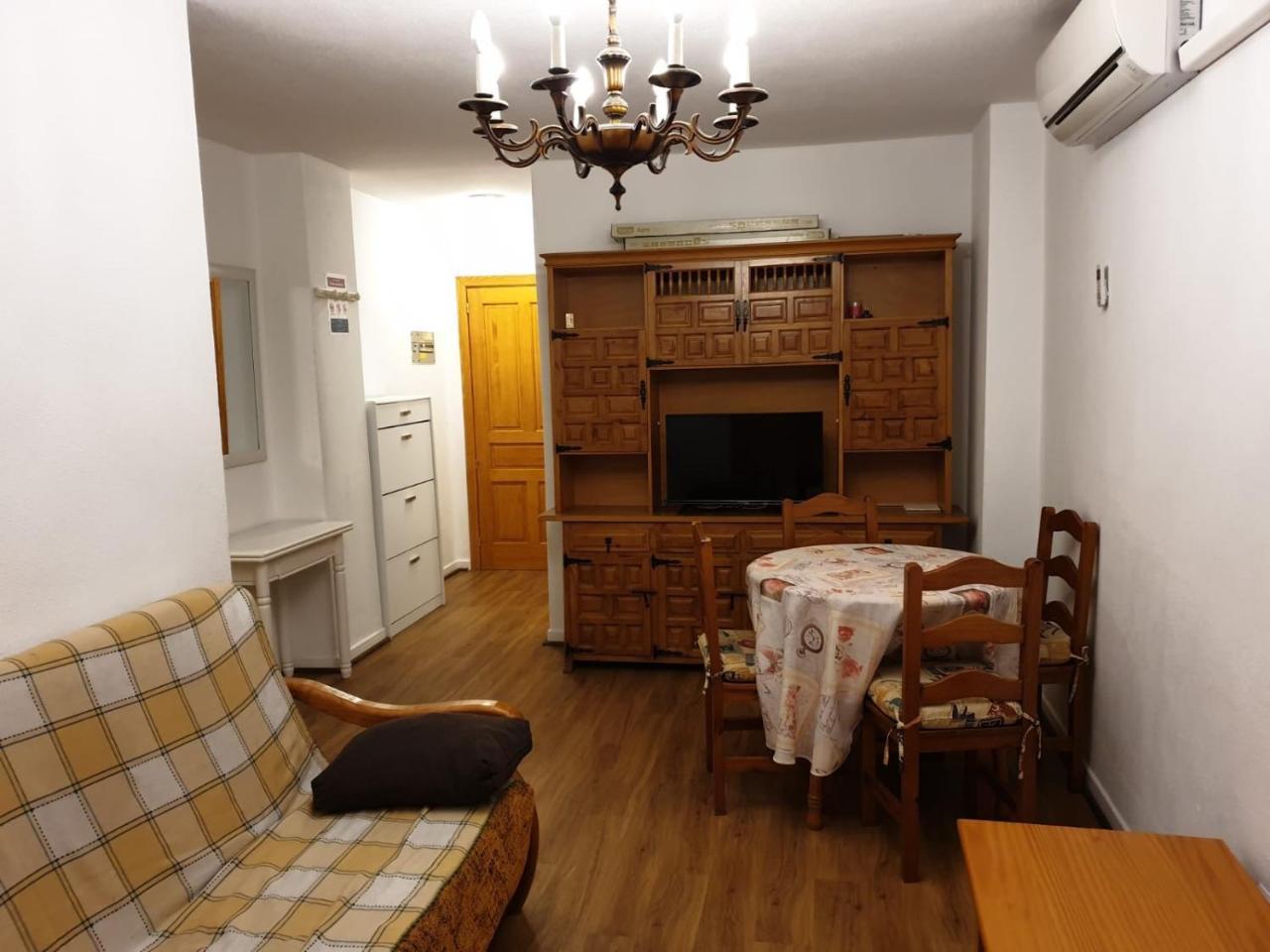 Calle Rafal Торевиеха Екстериор снимка
